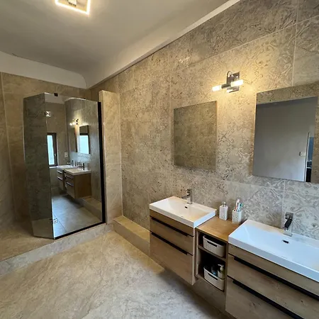 La Paisible, Coeur De Narbona